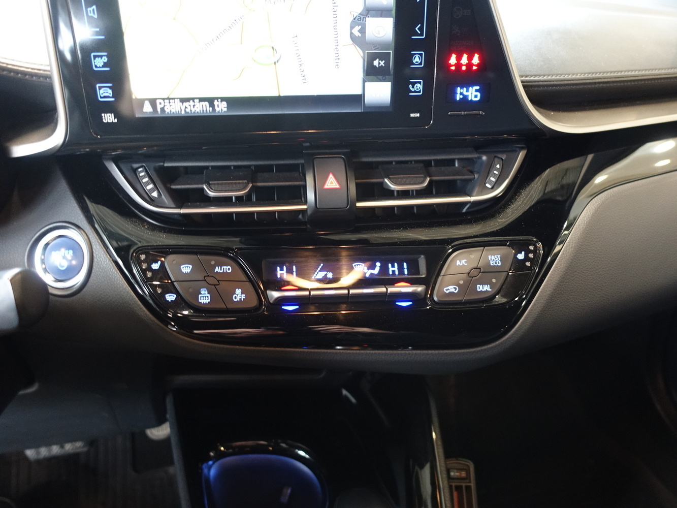 Toyota C-HR vaihtoauto