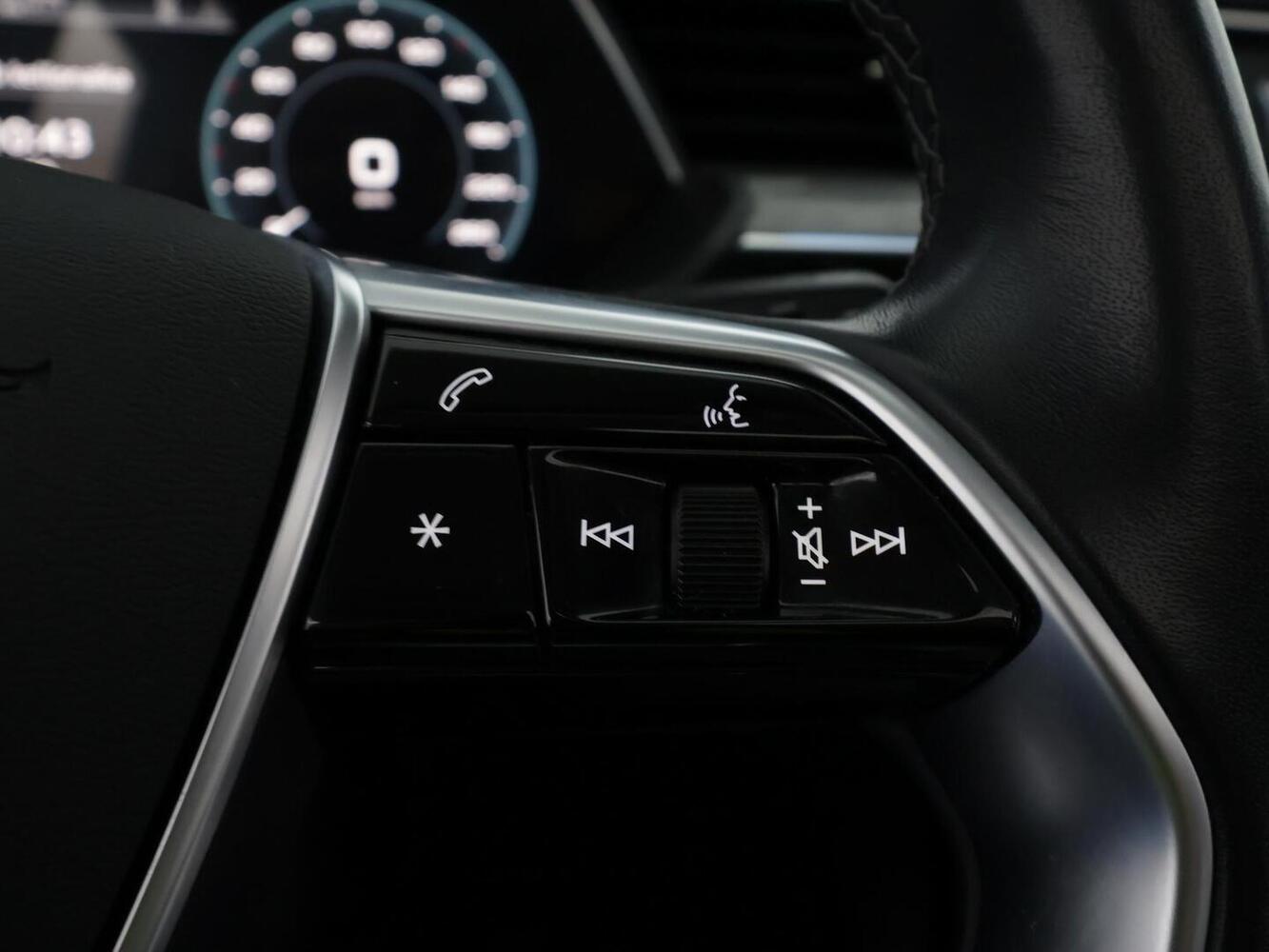 Audi Q8 e-tron vaihtoauto