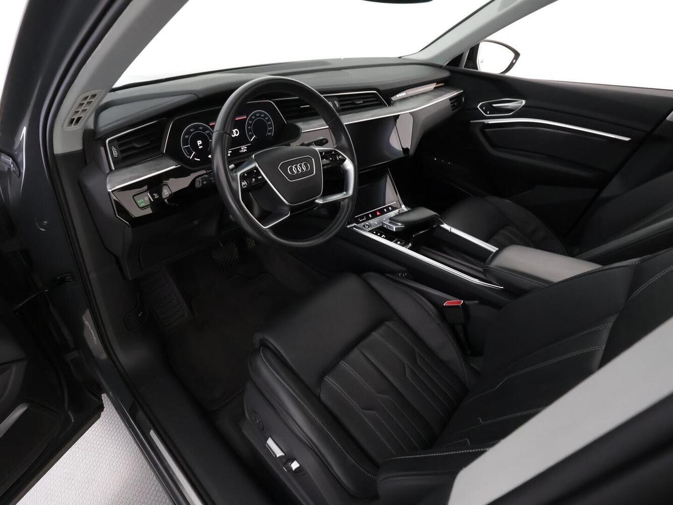Audi Q8 e-tron vaihtoauto