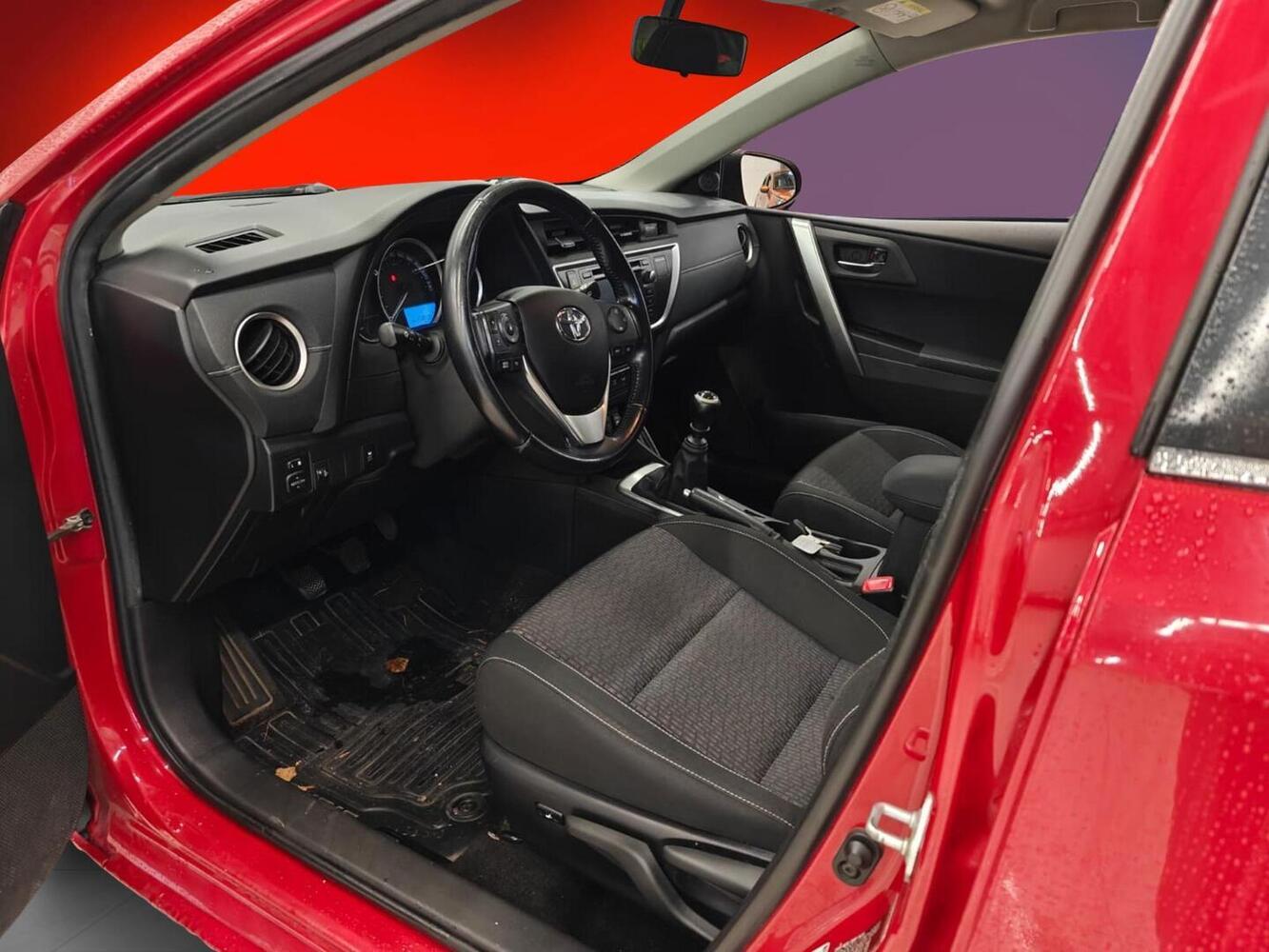 Toyota Auris vaihtoauto