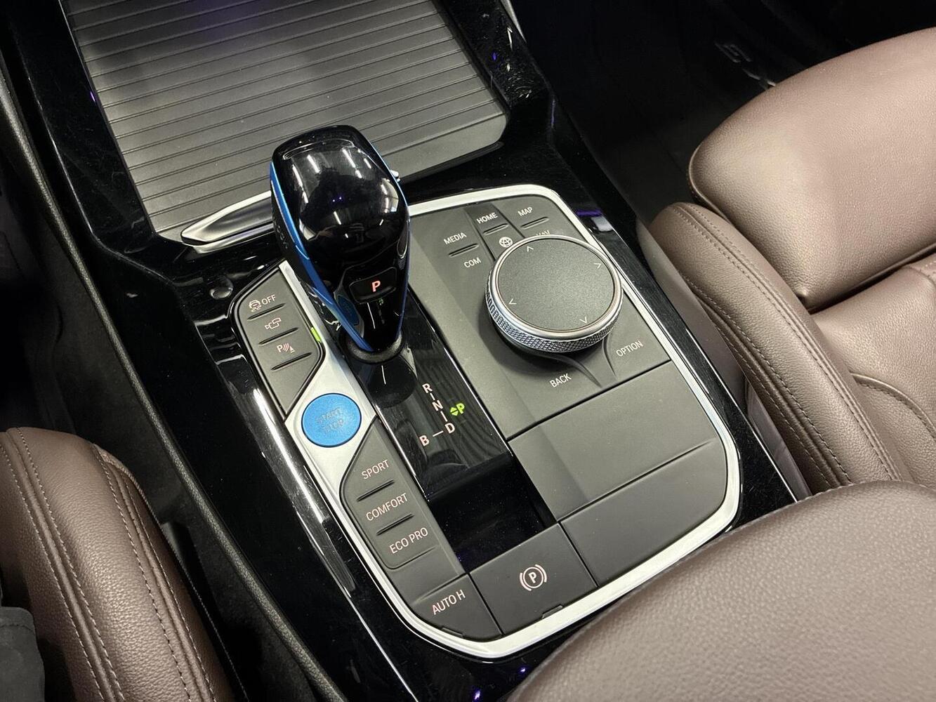 BMW iX3 vaihtoauto