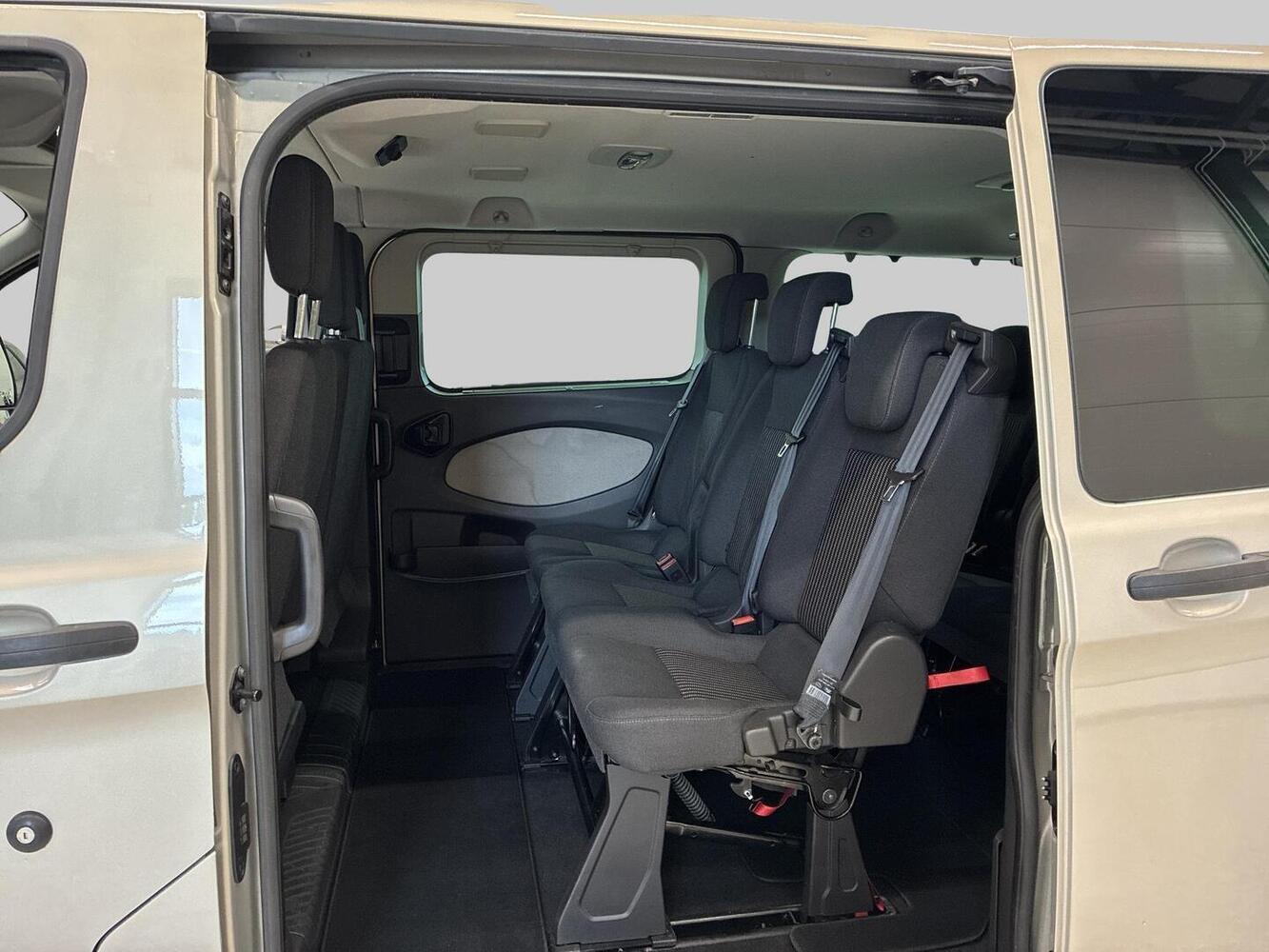 Ford Tourneo Custom vaihtoauto