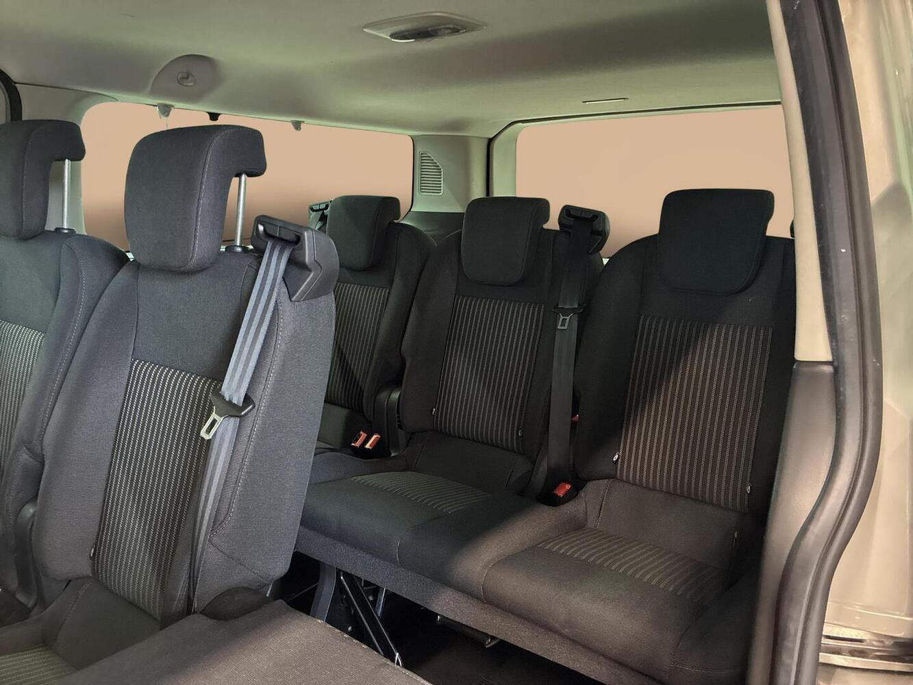 Ford Tourneo Custom vaihtoauto