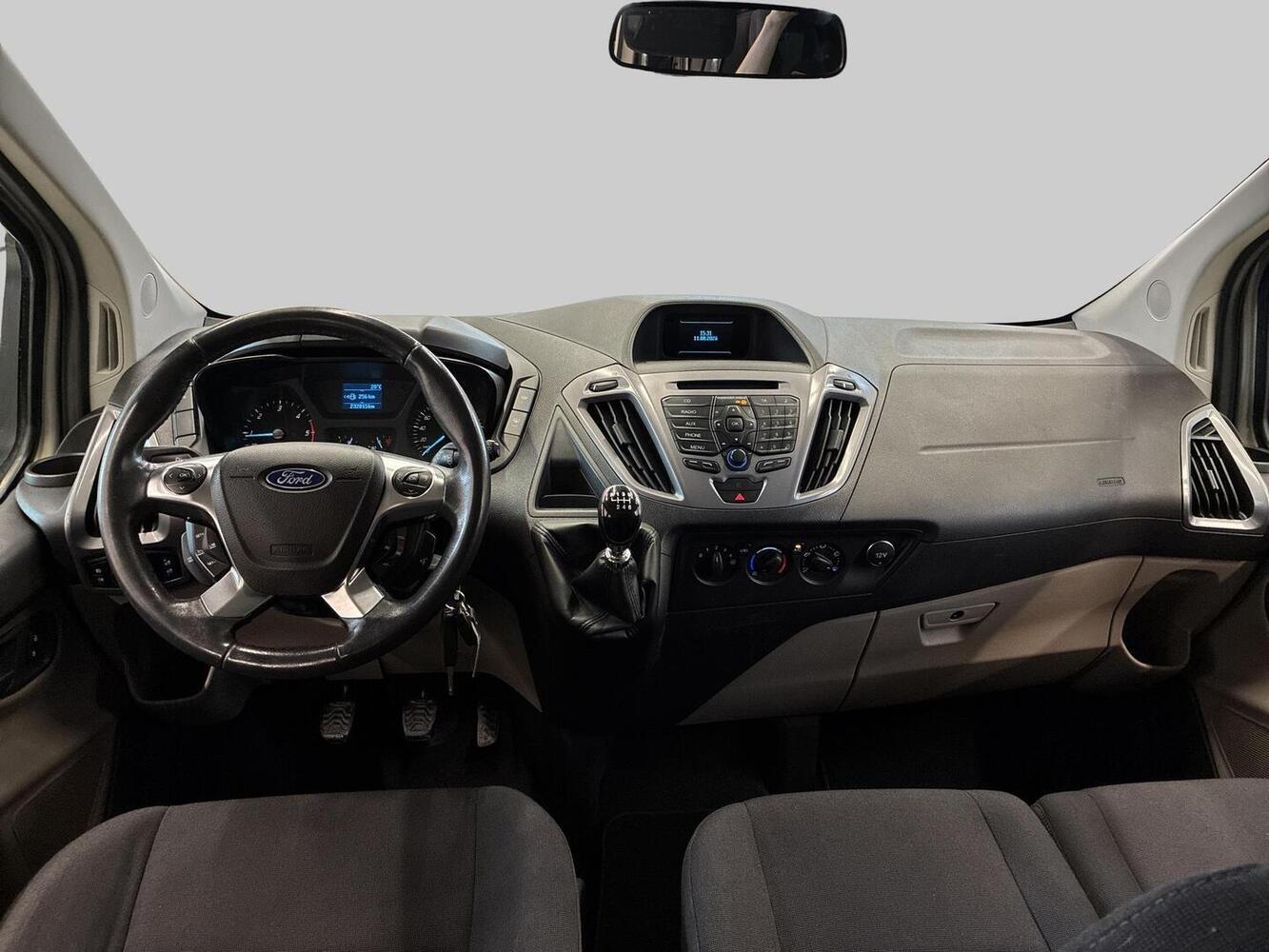 Ford Tourneo Custom vaihtoauto