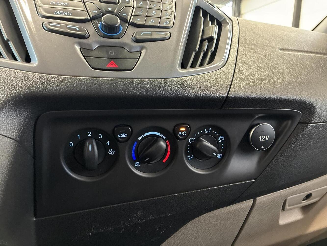 Ford Tourneo Custom vaihtoauto
