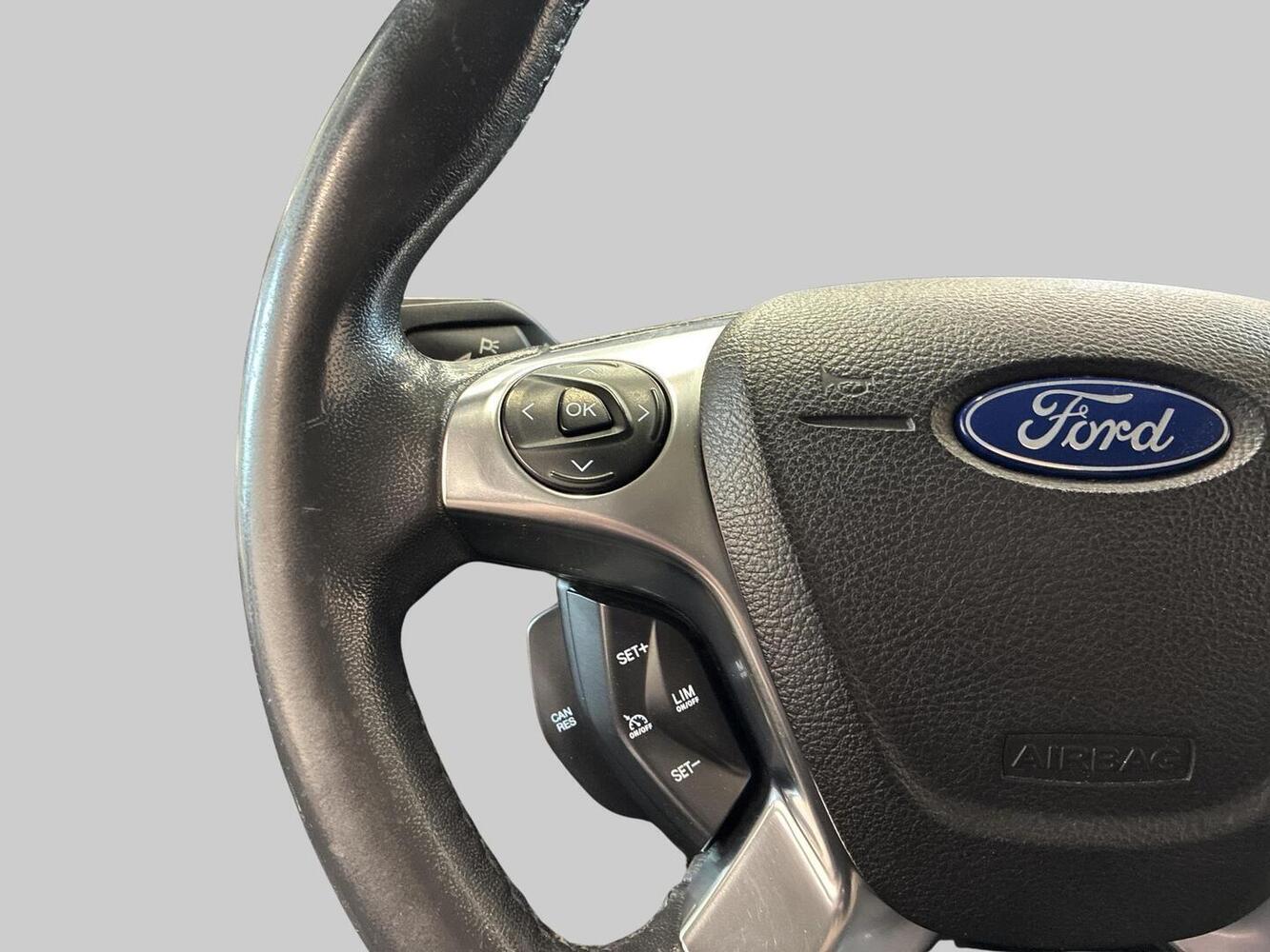 Ford Tourneo Custom vaihtoauto