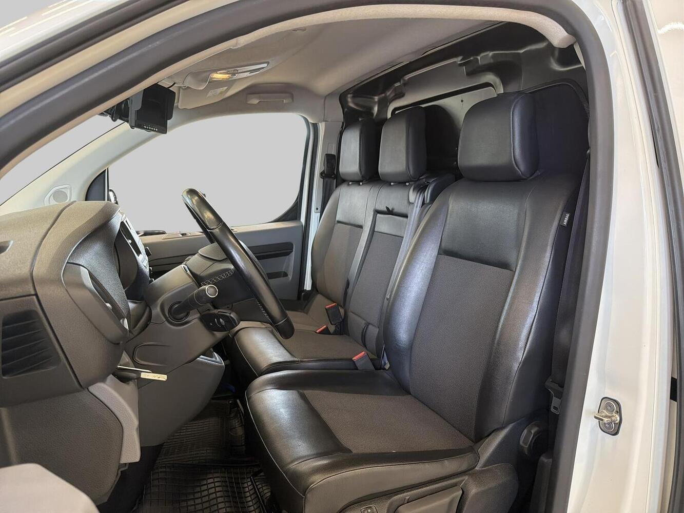 Opel Vivaro vaihtoauto