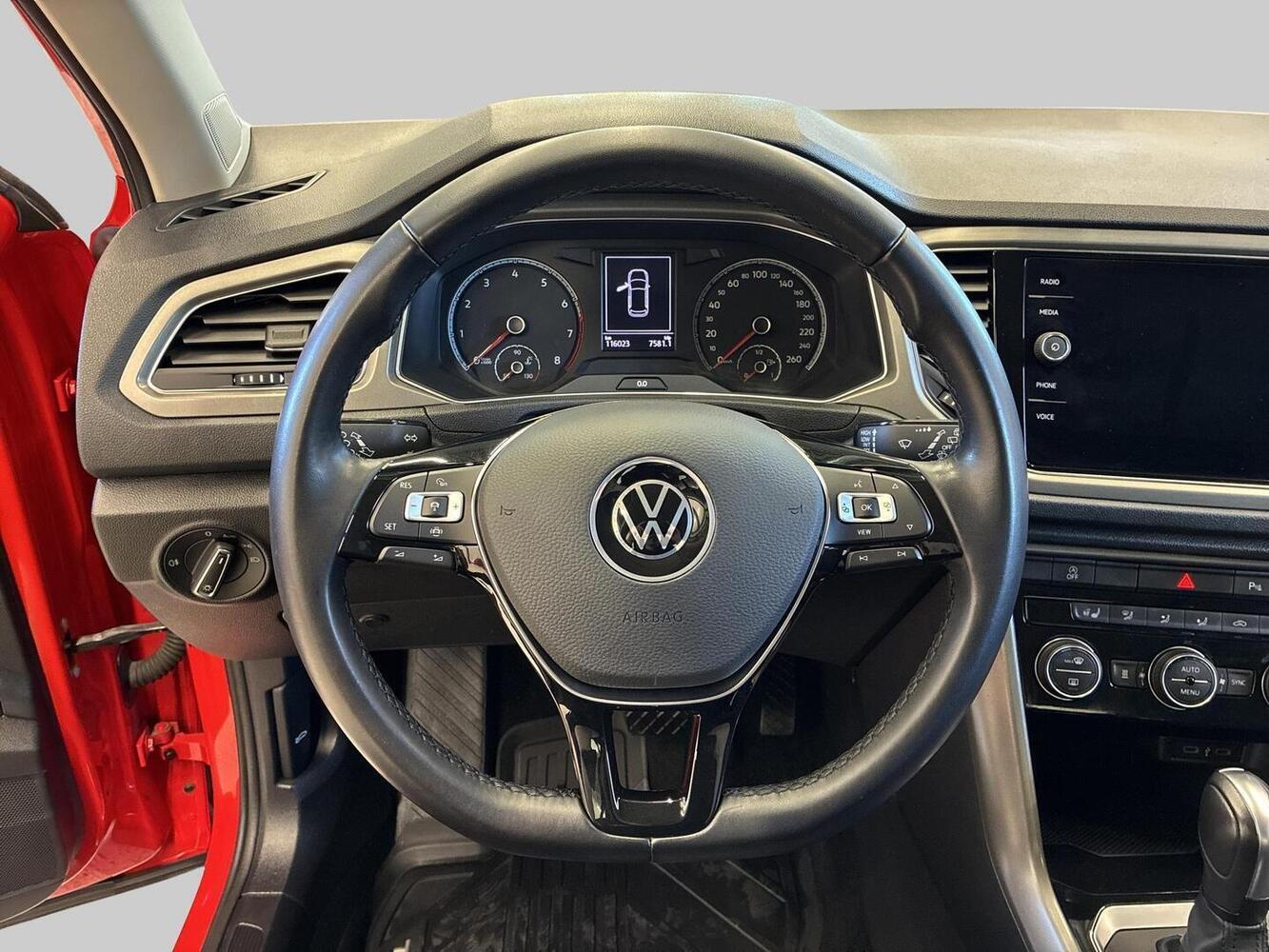 Volkswagen T-Roc vaihtoauto