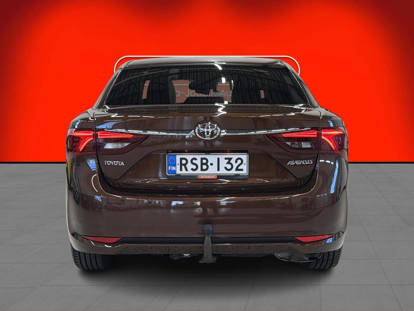 Toyota Avensis vaihtoauto