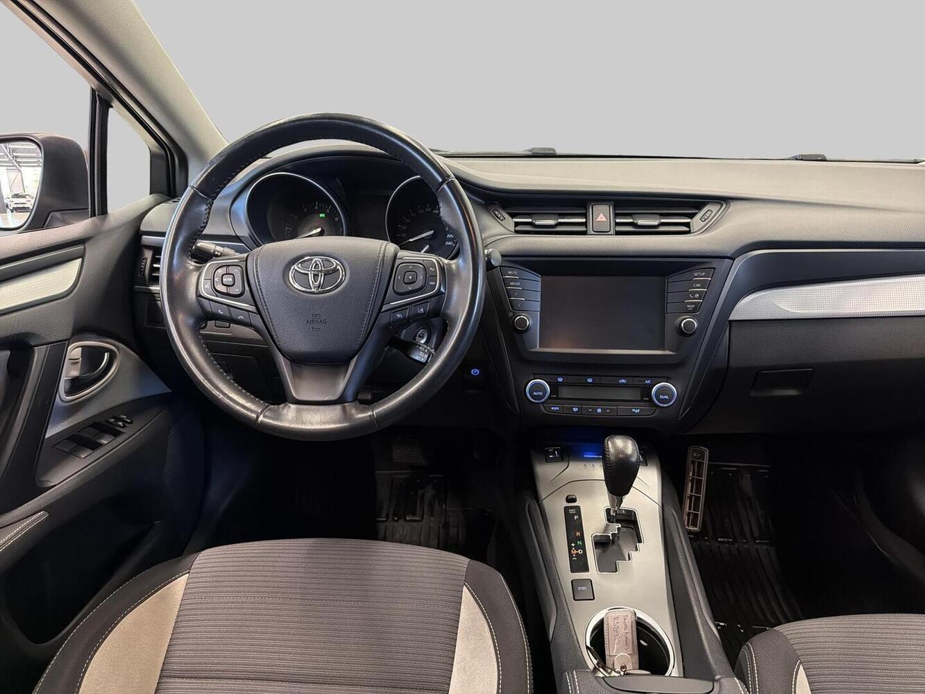Toyota Avensis vaihtoauto