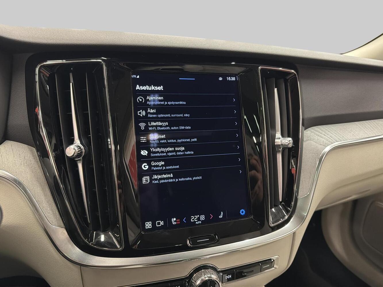 Volvo V60 vaihtoauto