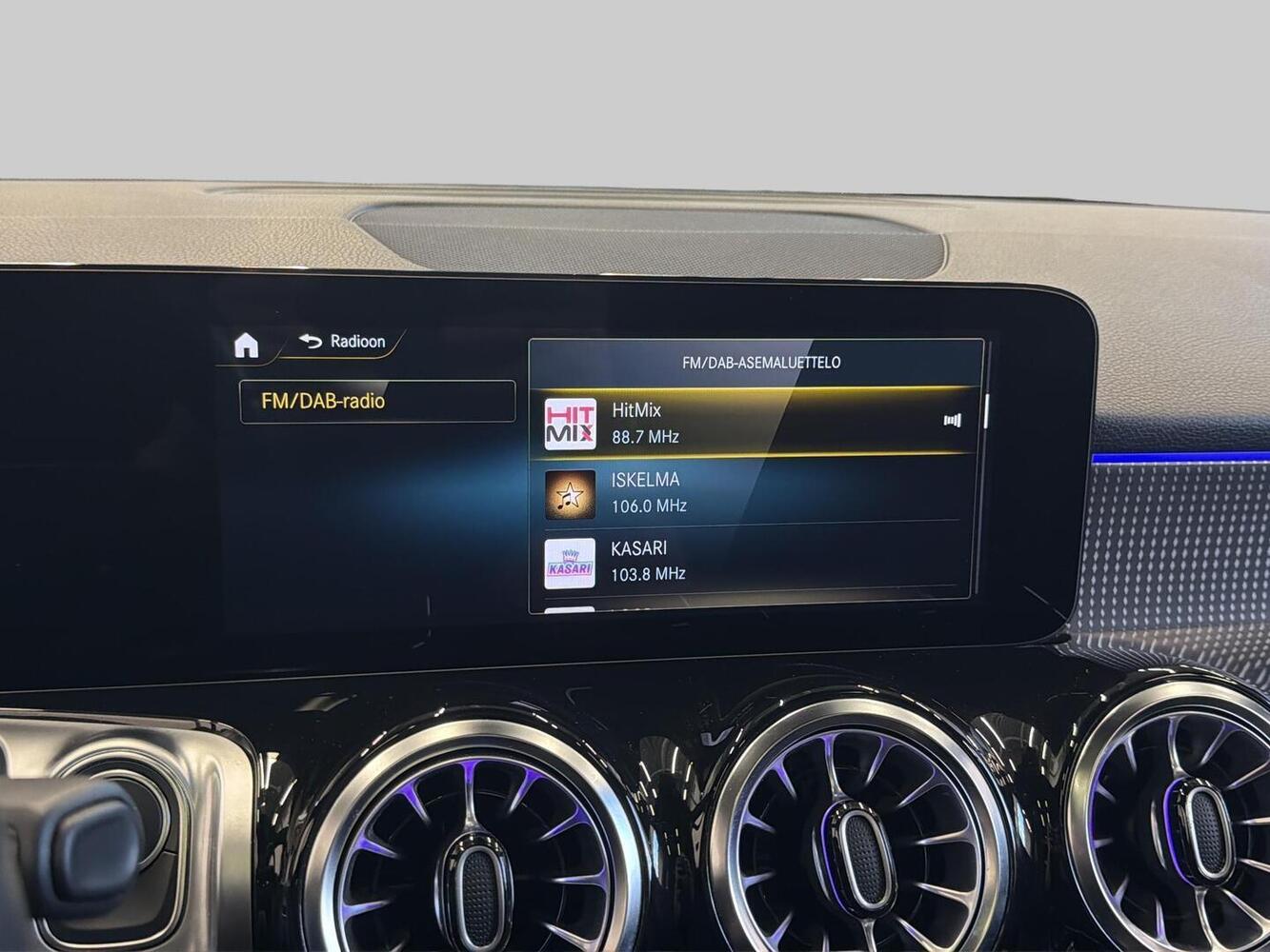 Mercedes-Benz EQB vaihtoauto