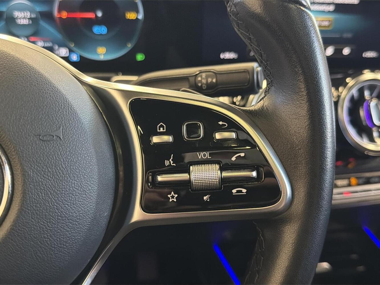 Mercedes-Benz EQB vaihtoauto