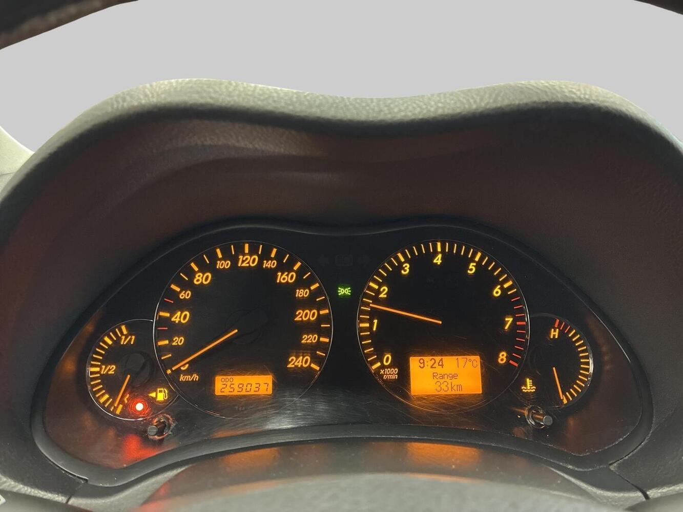 Toyota Avensis vaihtoauto