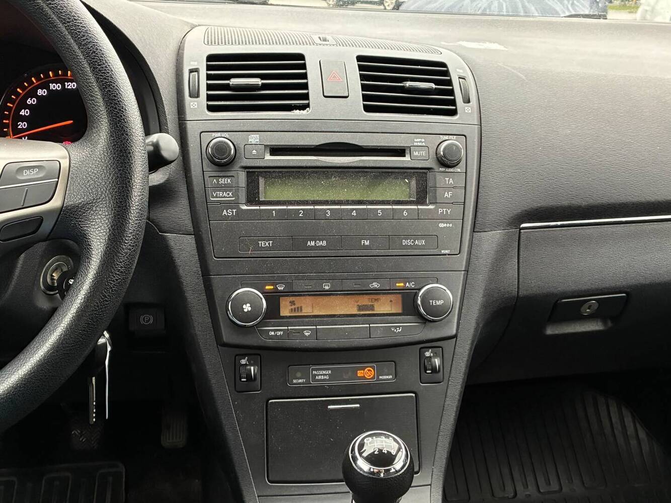 Toyota Avensis vaihtoauto