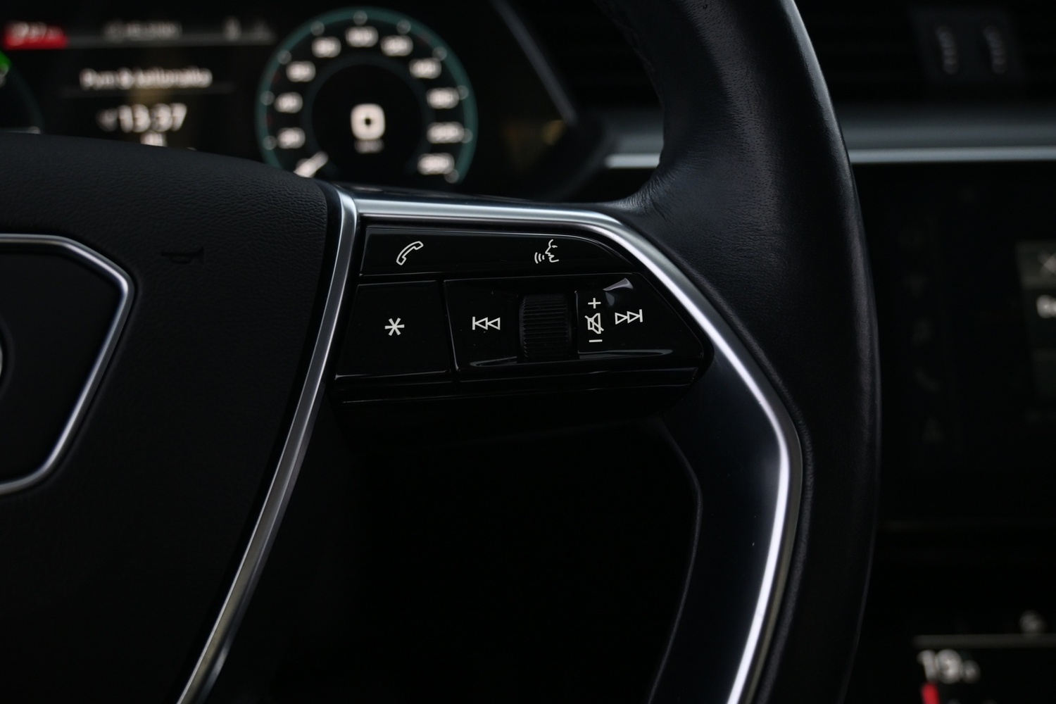 Audi e-tron vaihtoauto