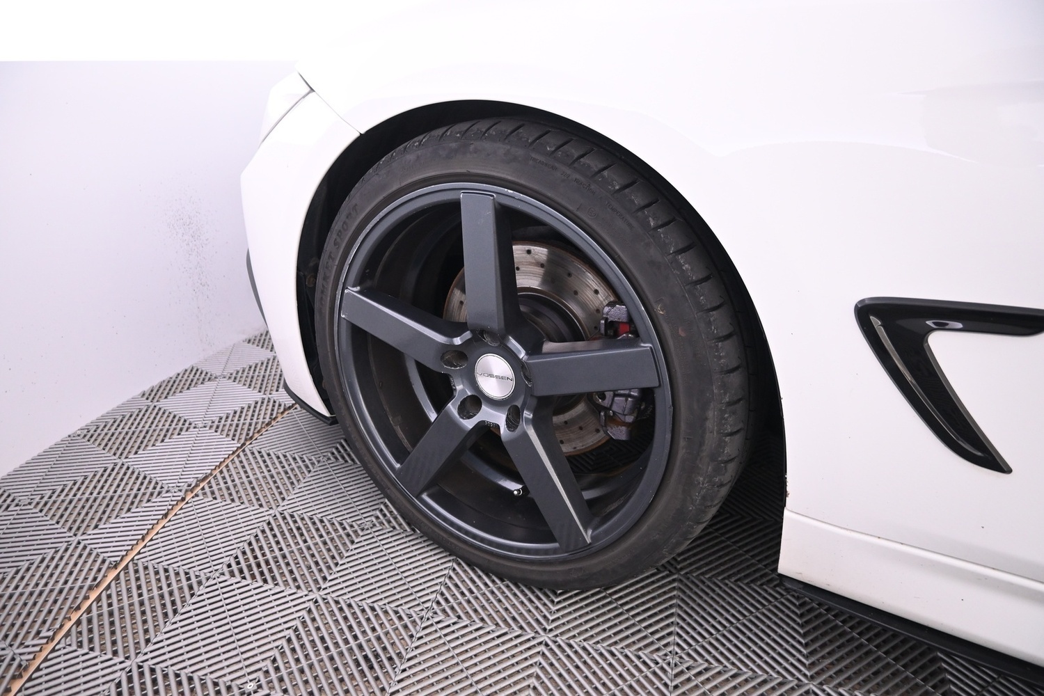 BMW 330 vaihtoauto