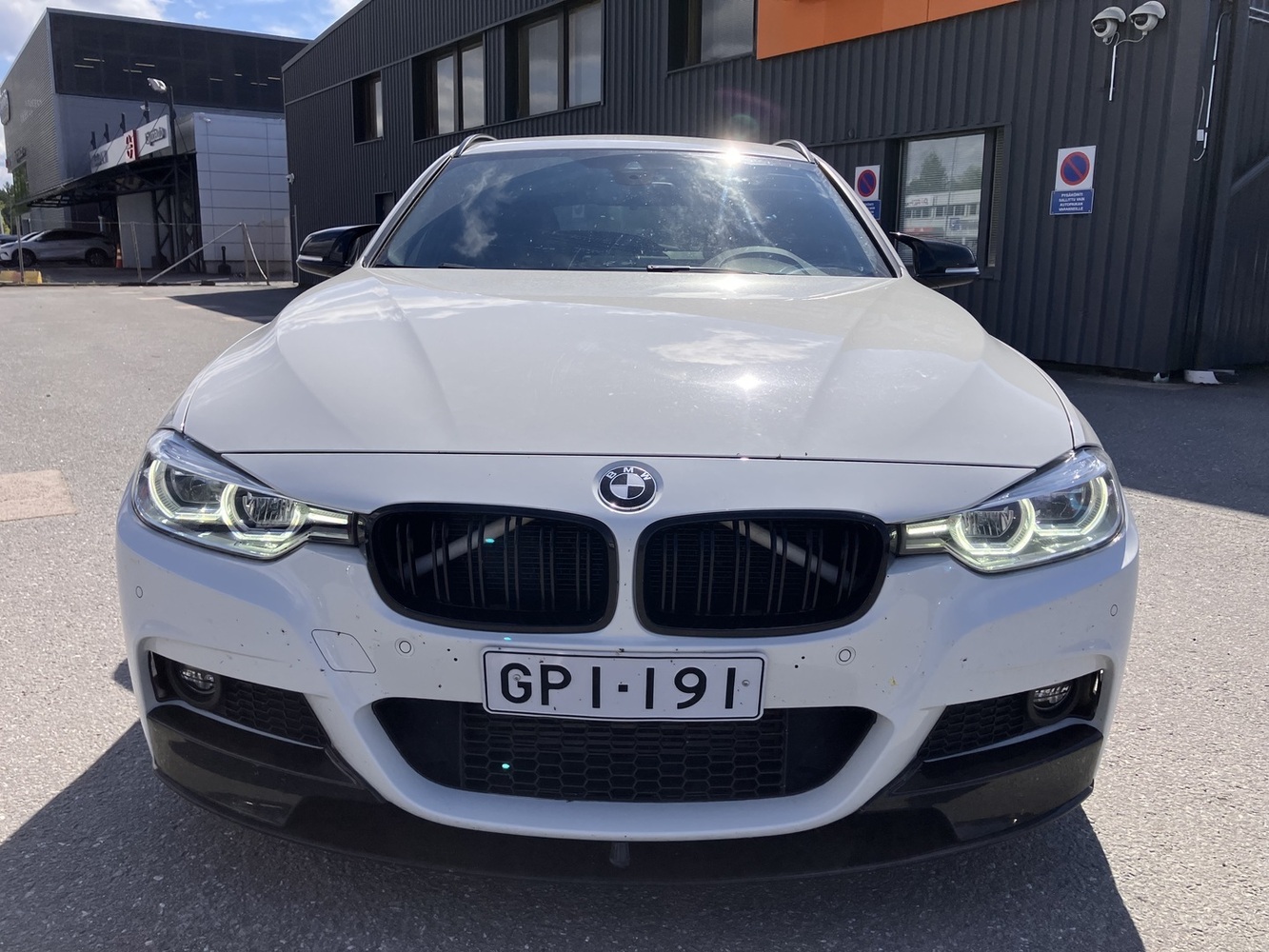BMW 330 vaihtoauto