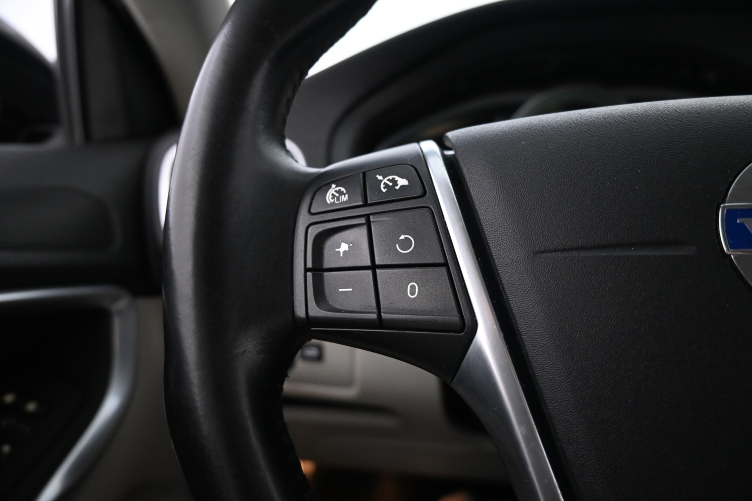 Volvo V40 Cross Country vaihtoauto