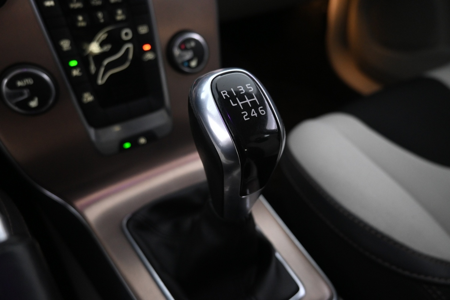 Volvo V40 Cross Country vaihtoauto