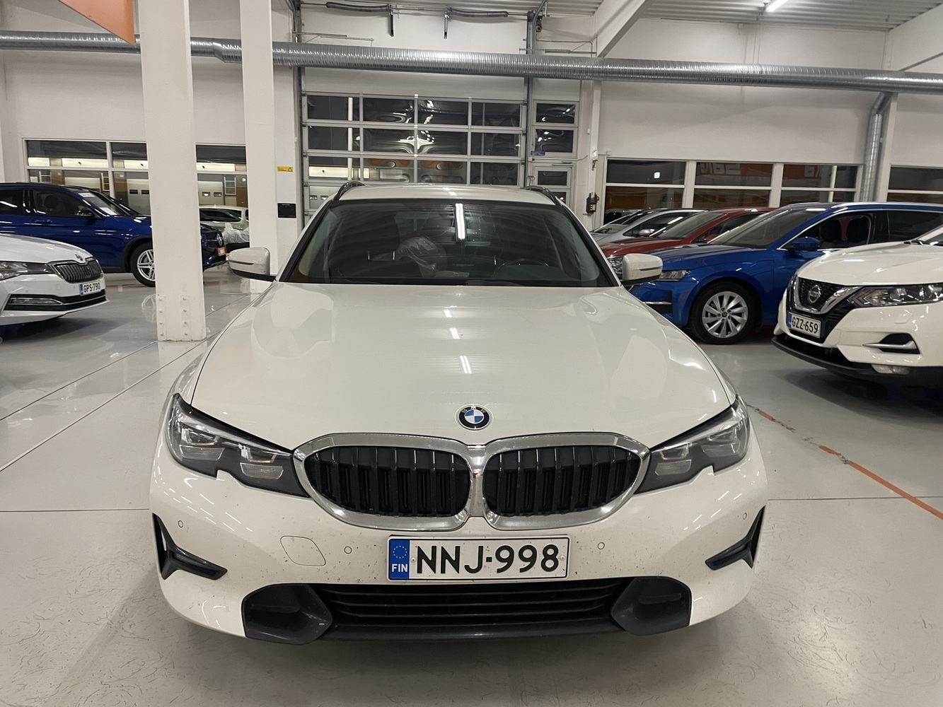 BMW 330 vaihtoauto
