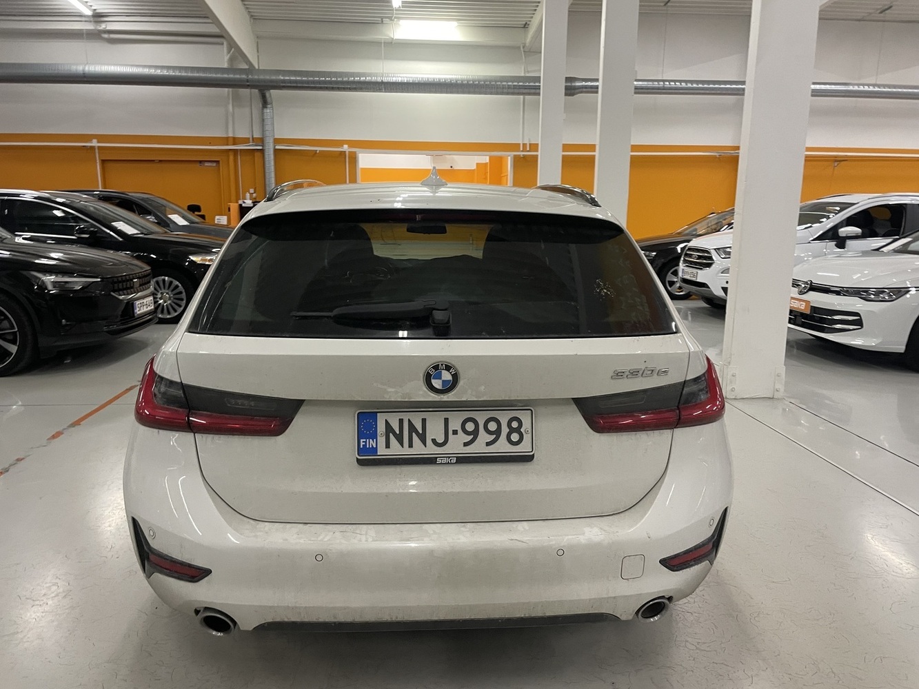 BMW 330 vaihtoauto