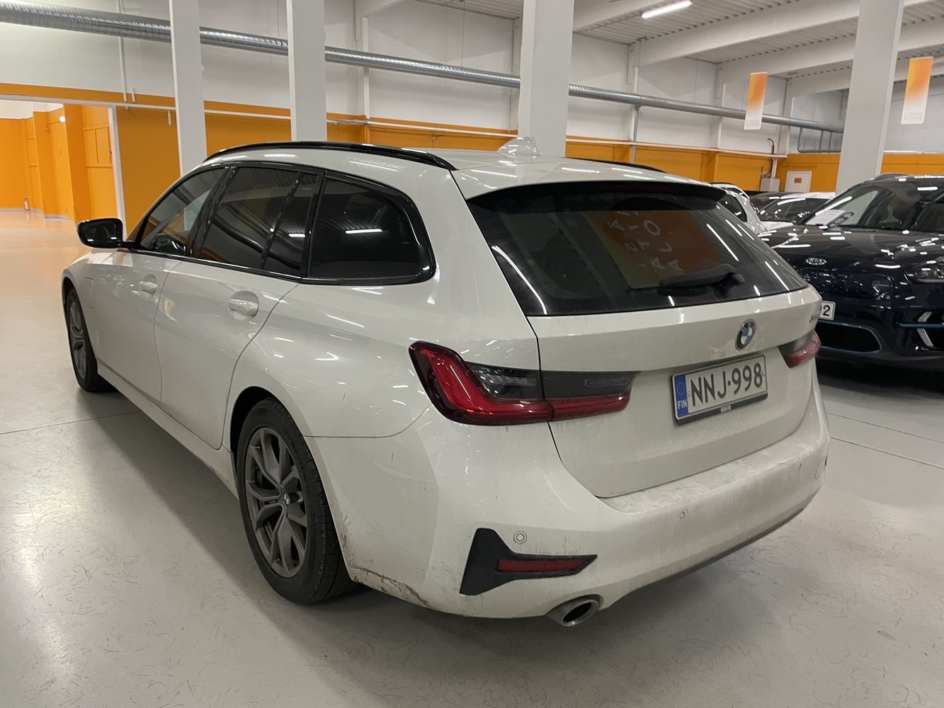 BMW 330 vaihtoauto