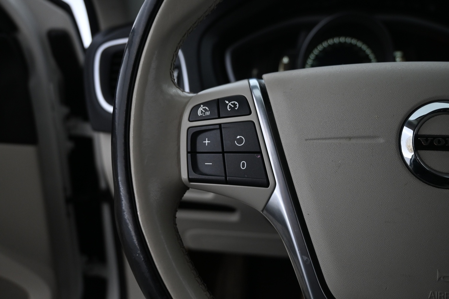 Volvo V40 Cross Country vaihtoauto