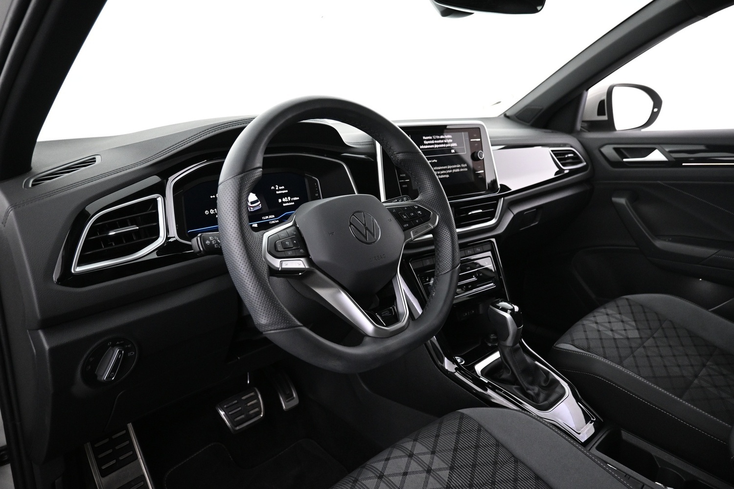 Volkswagen T-Roc vaihtoauto