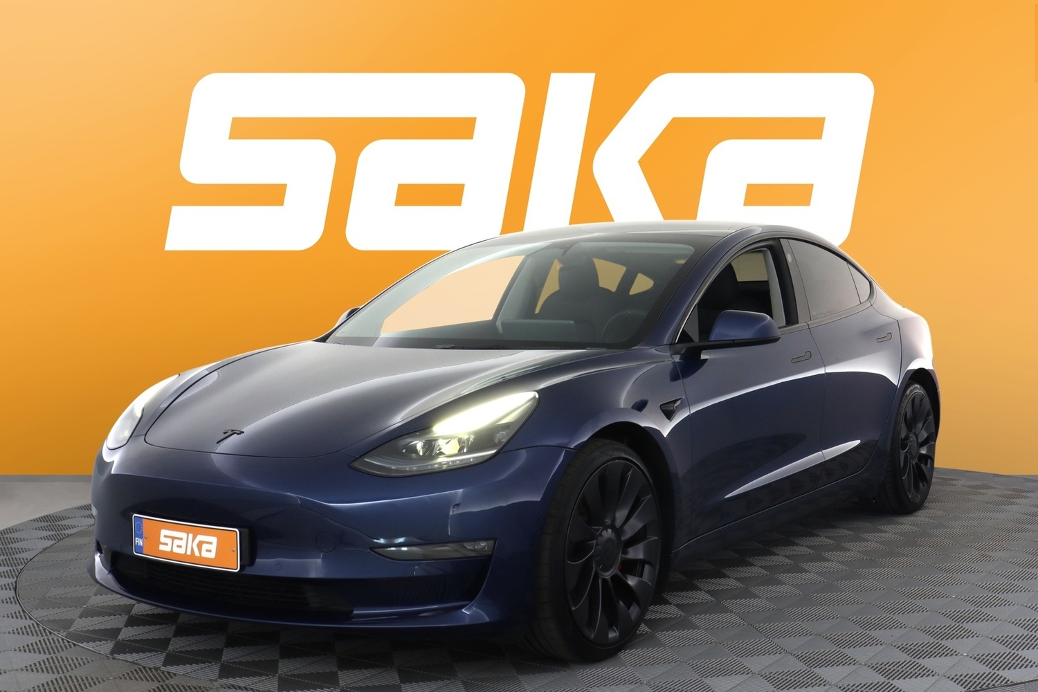 Tesla Model 3 vaihtoauto