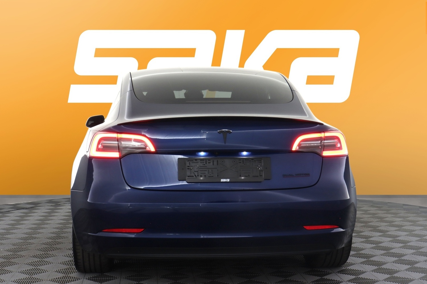 Tesla Model 3 vaihtoauto