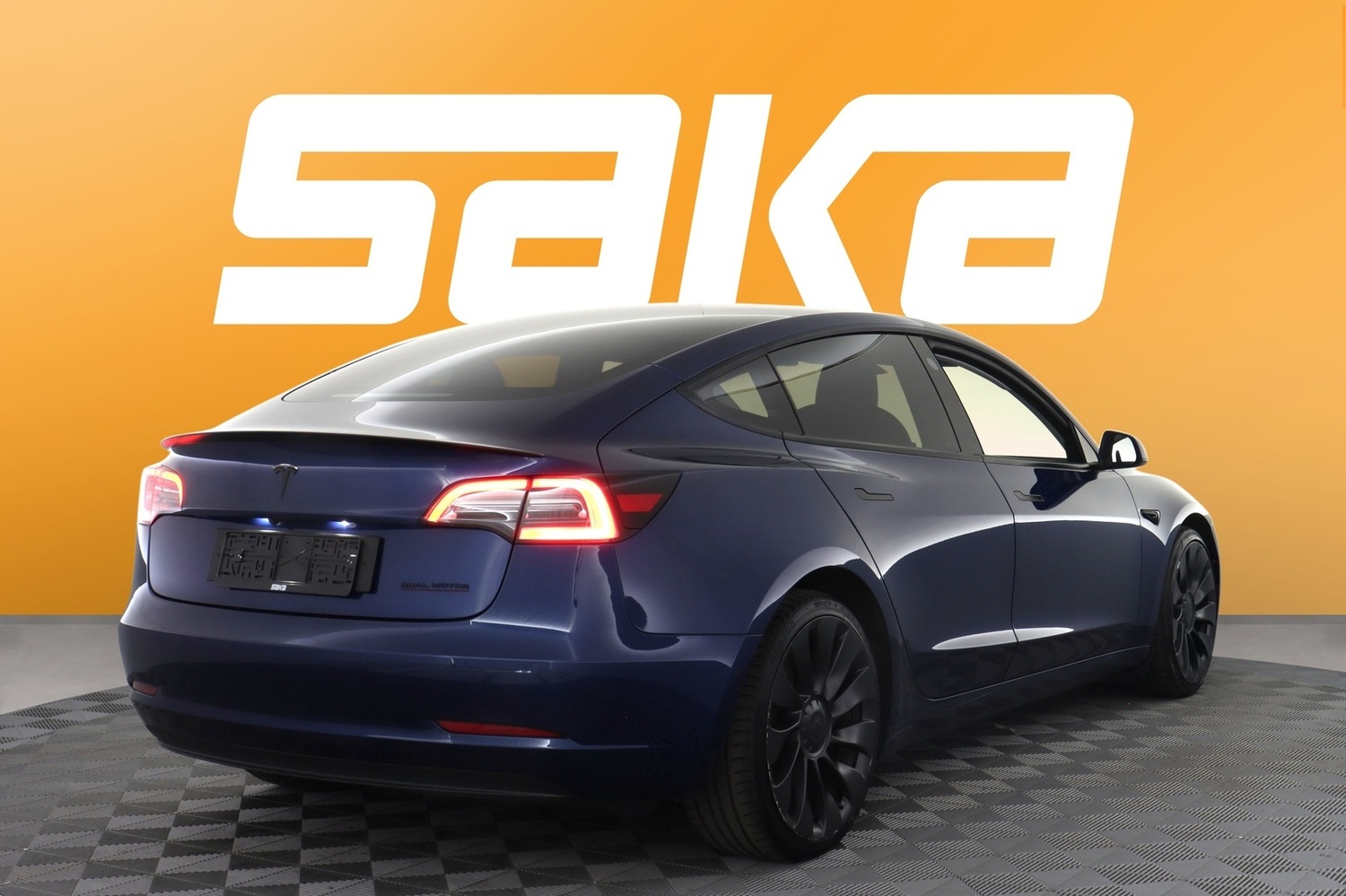 Tesla Model 3 vaihtoauto
