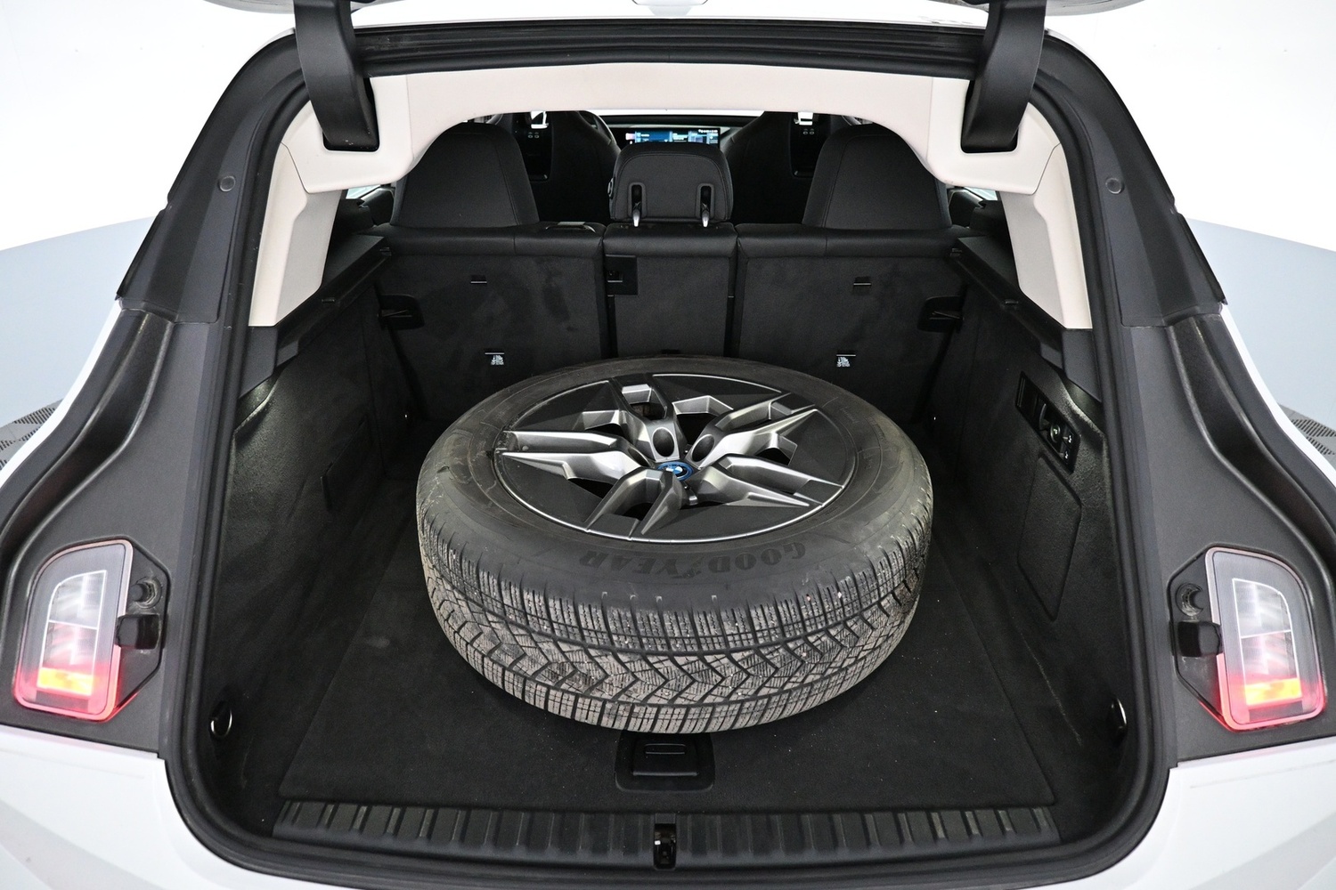 BMW iX vaihtoauto