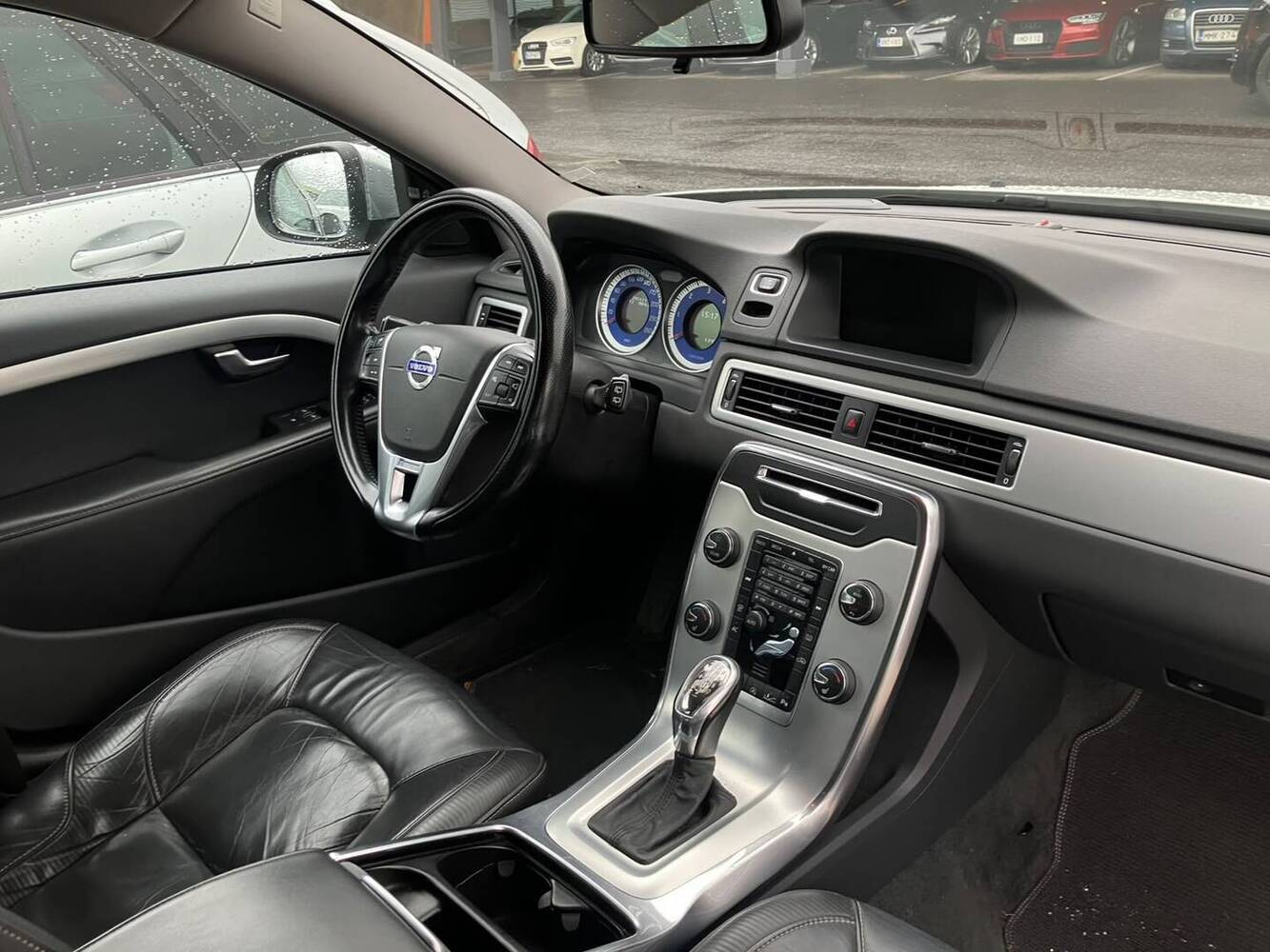 Volvo V70 vaihtoauto