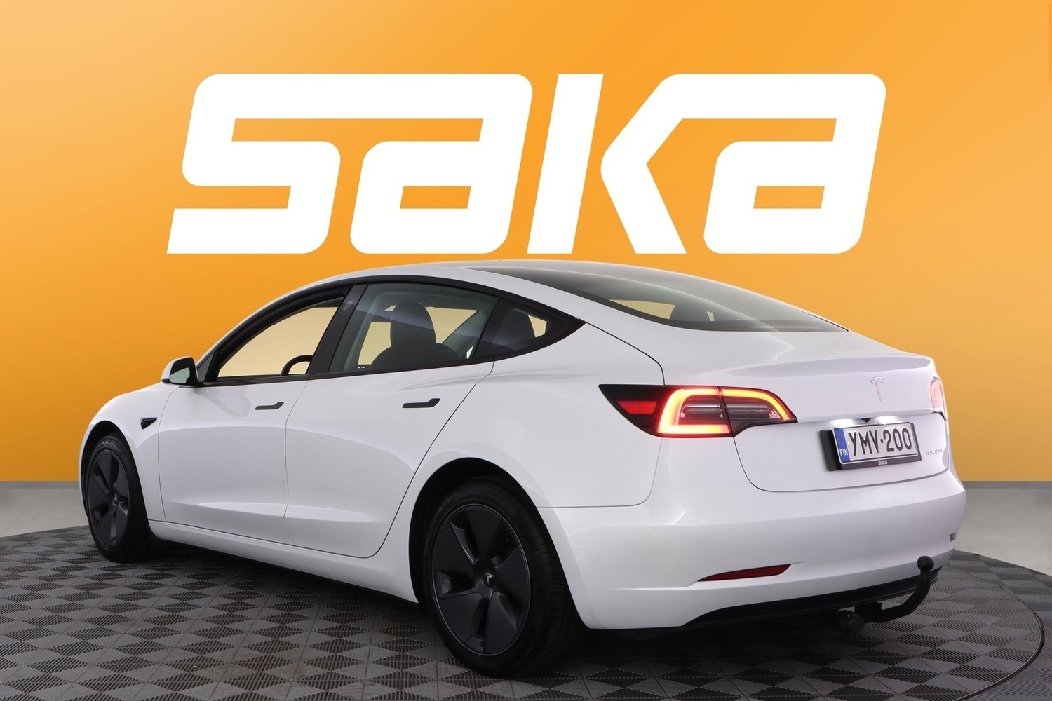 Tesla Model 3 vaihtoauto
