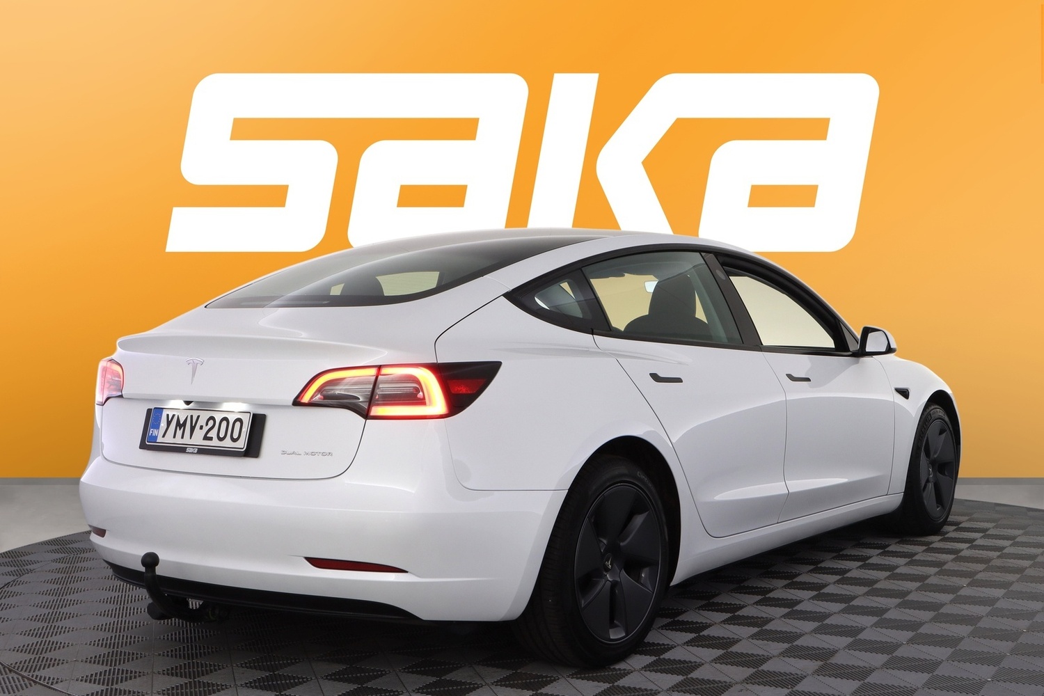 Tesla Model 3 vaihtoauto