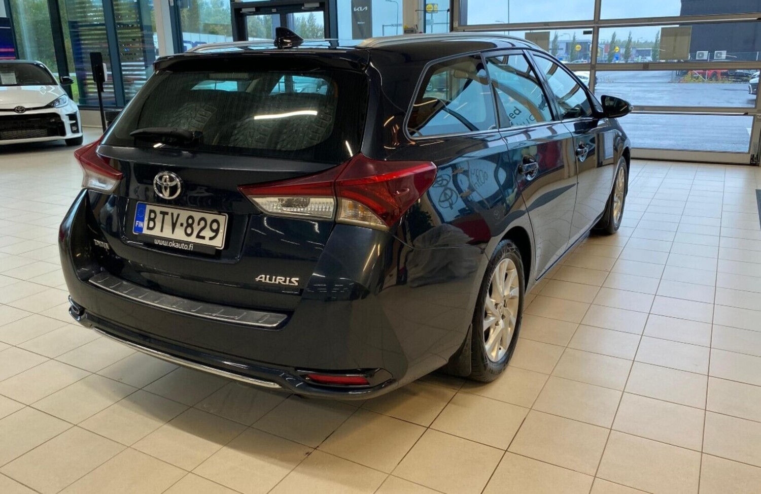 Toyota Auris vaihtoauto
