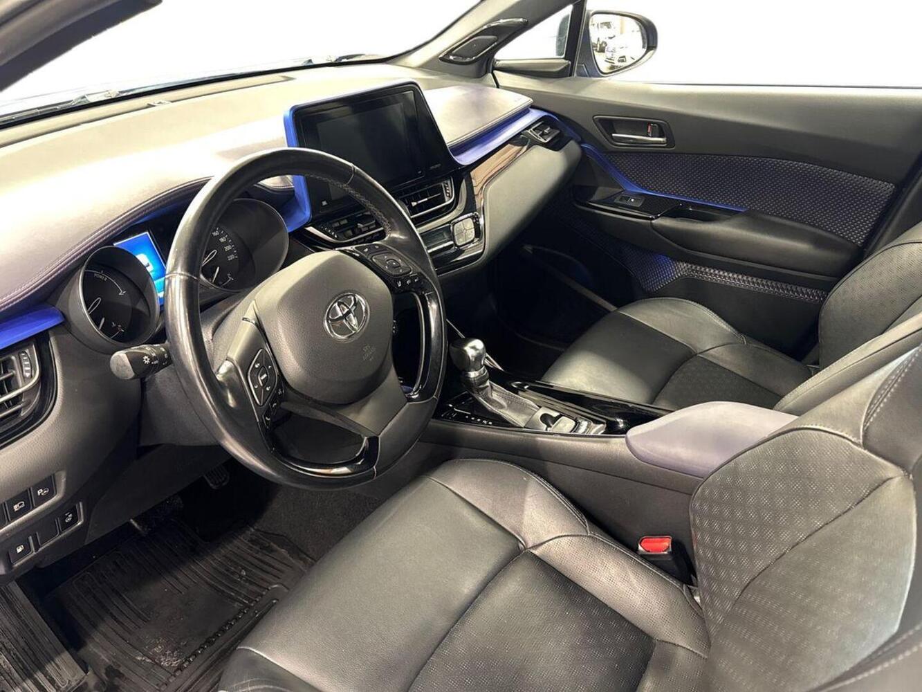 Toyota C-HR vaihtoauto