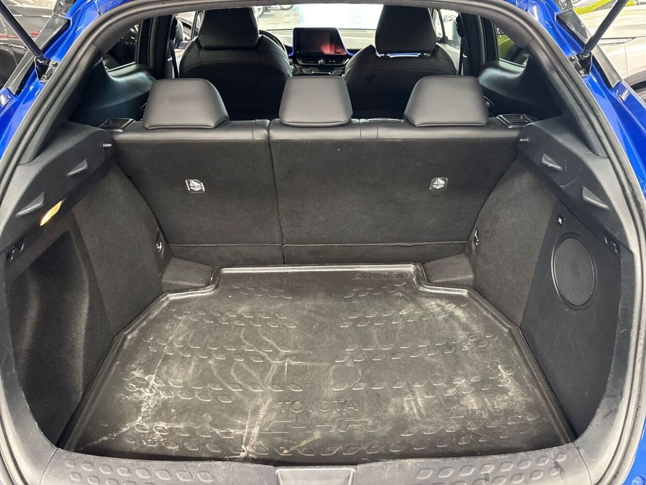 Toyota C-HR vaihtoauto