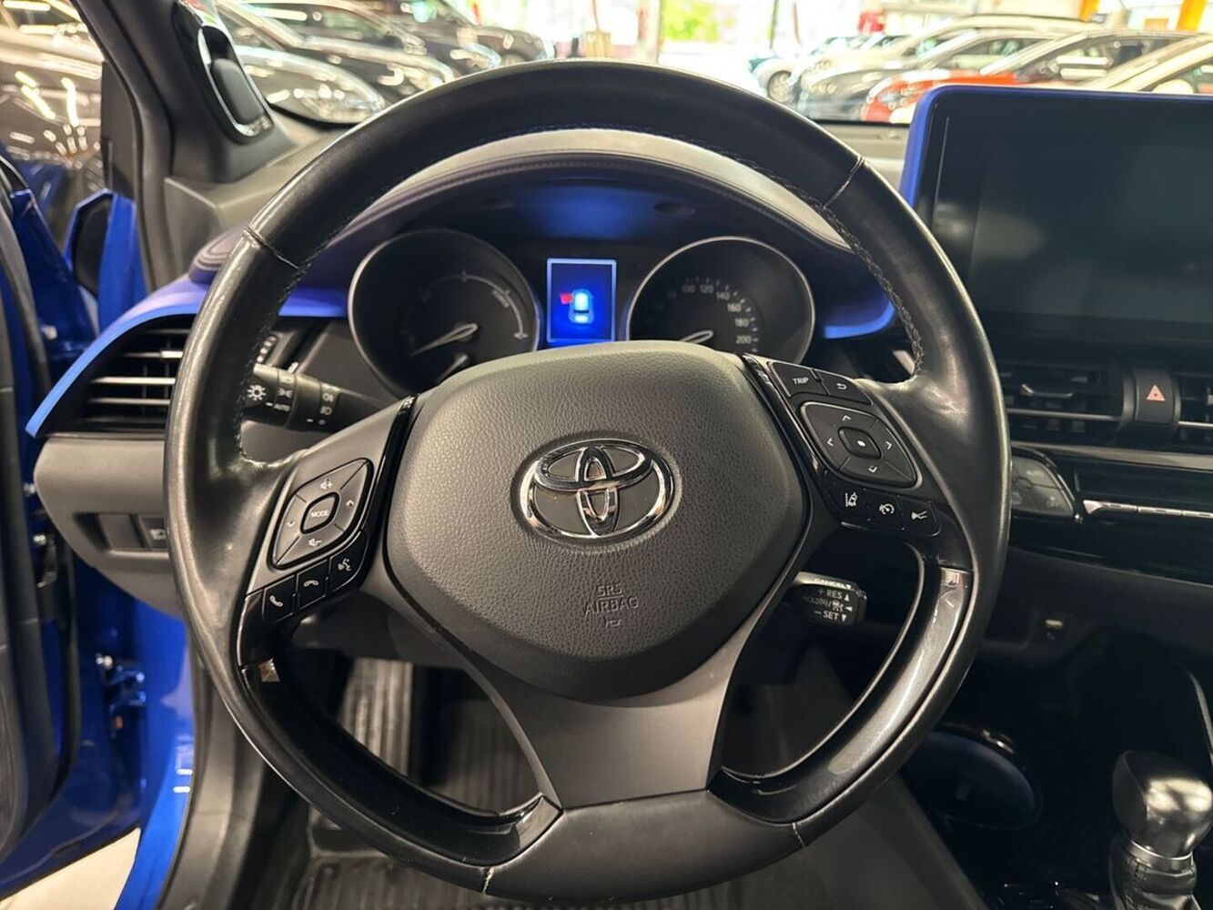 Toyota C-HR vaihtoauto