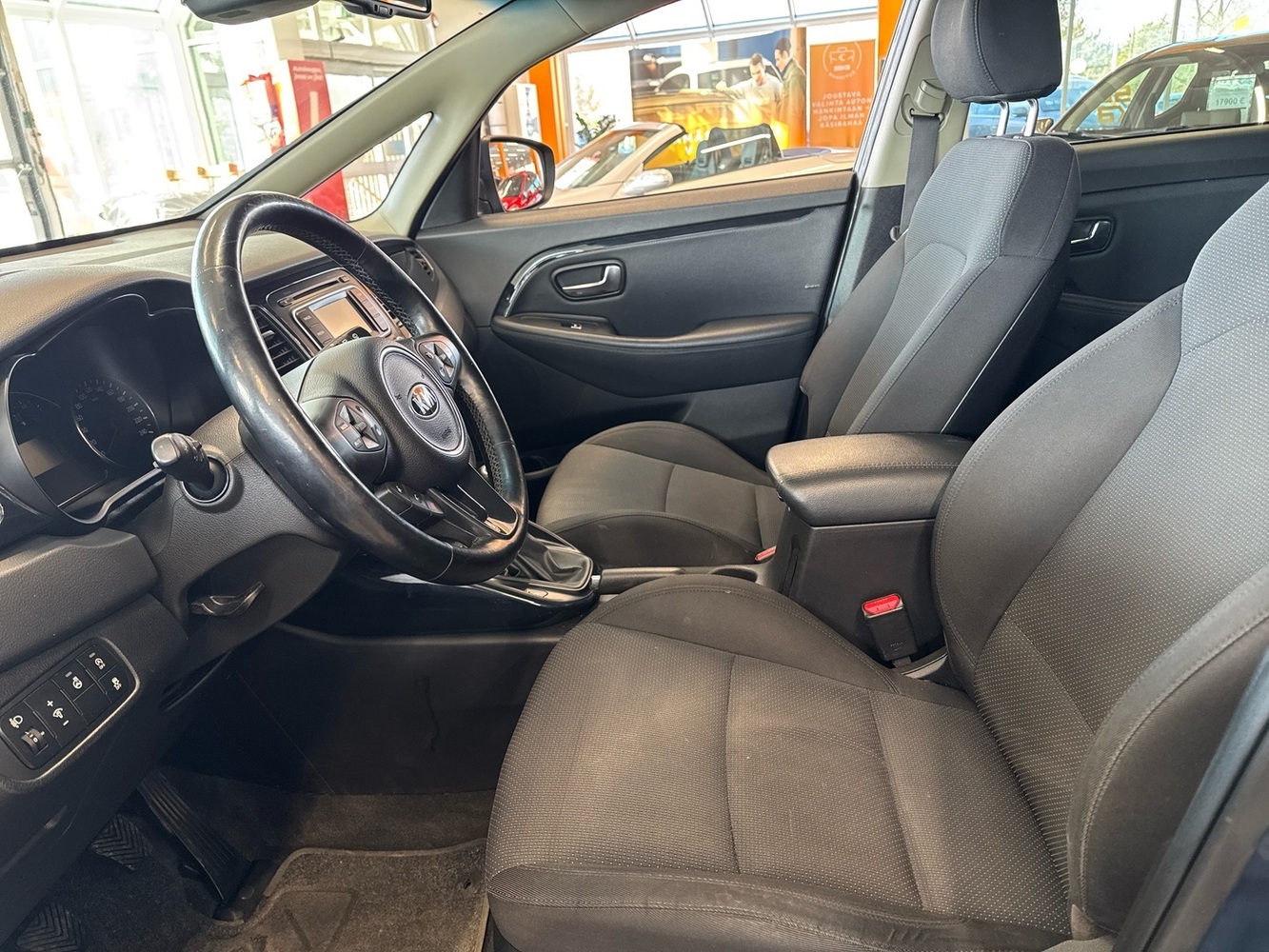 Kia Carens vaihtoauto