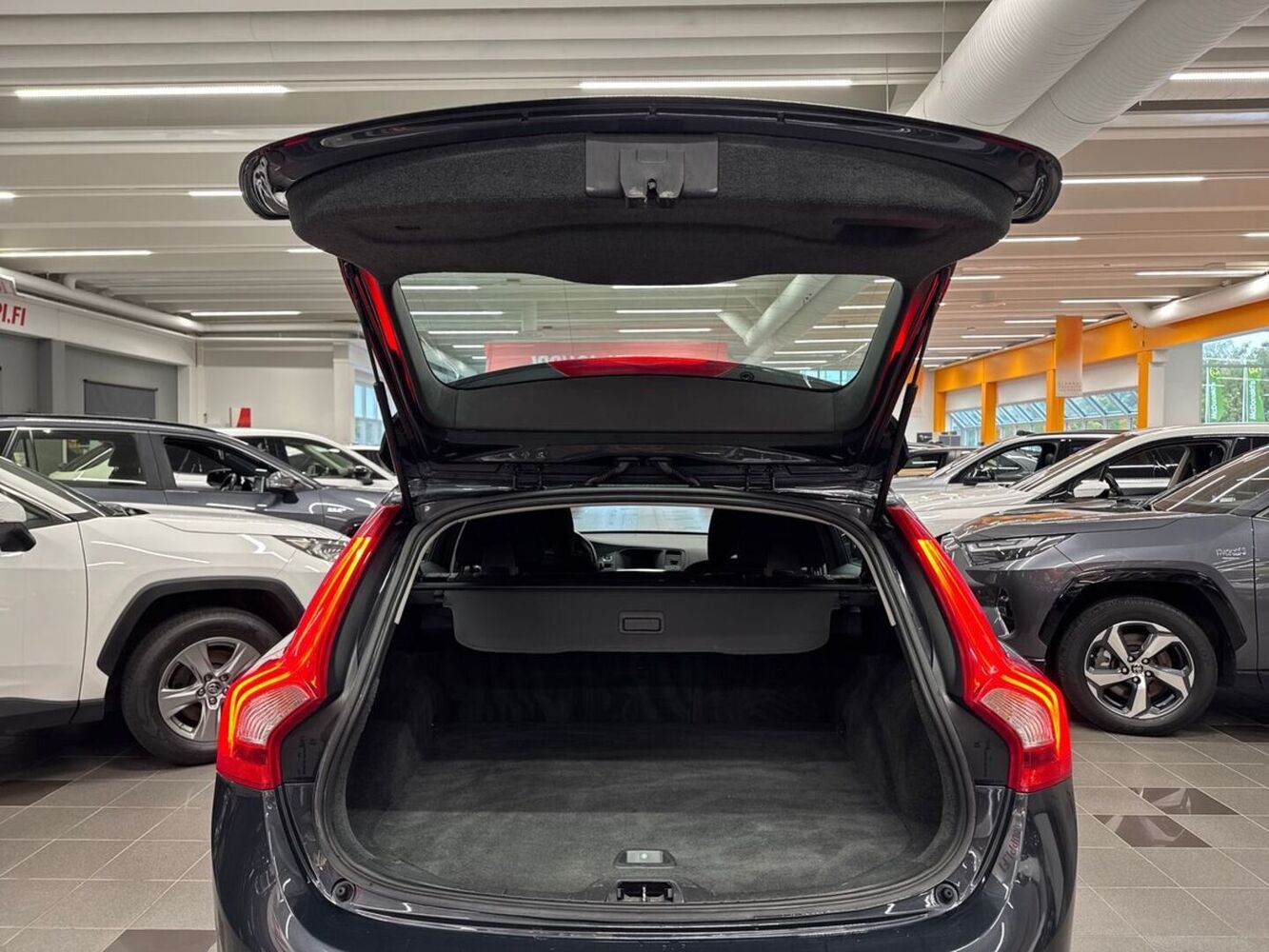 Volvo V60 vaihtoauto