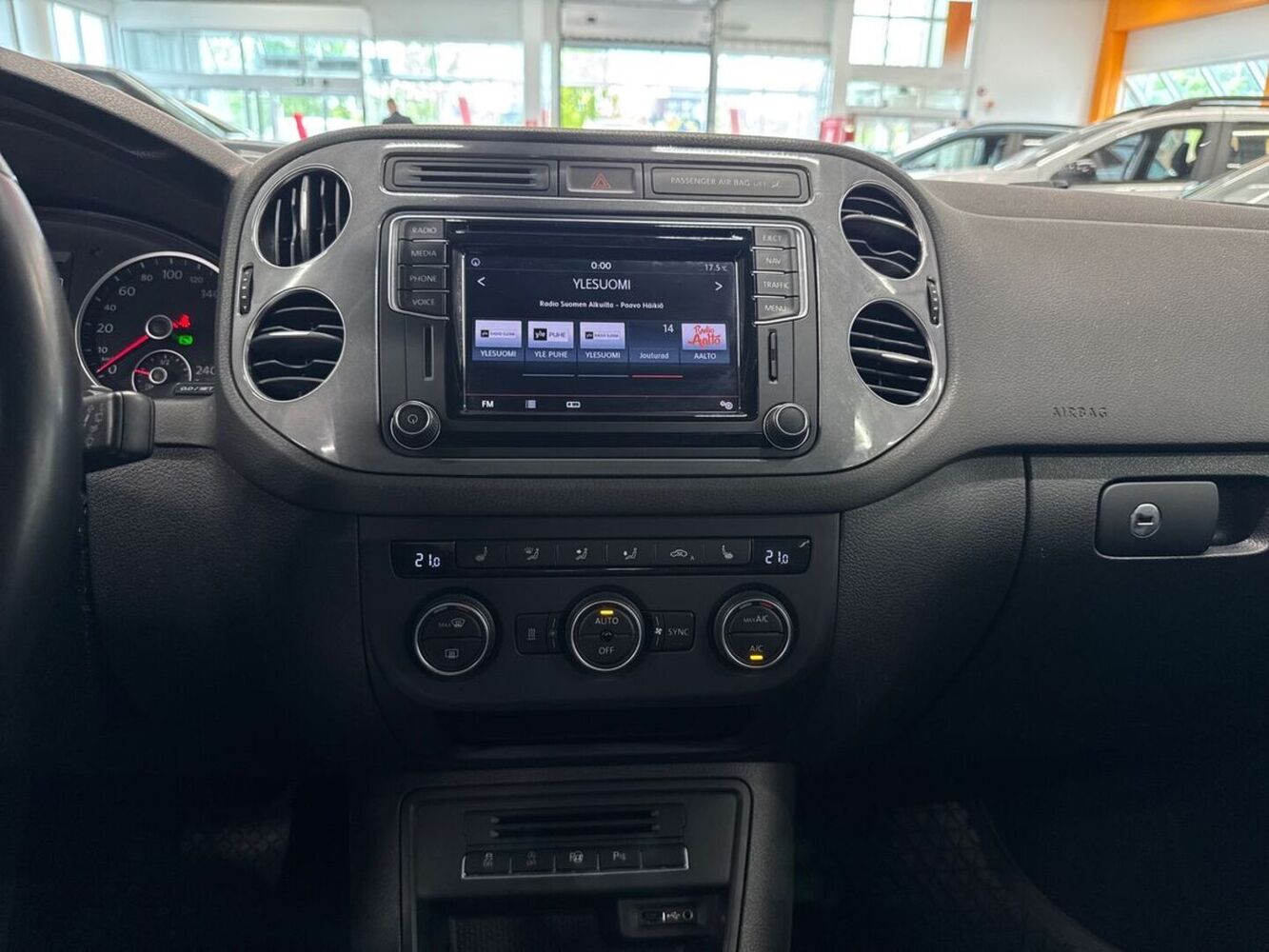 Volkswagen Tiguan vaihtoauto