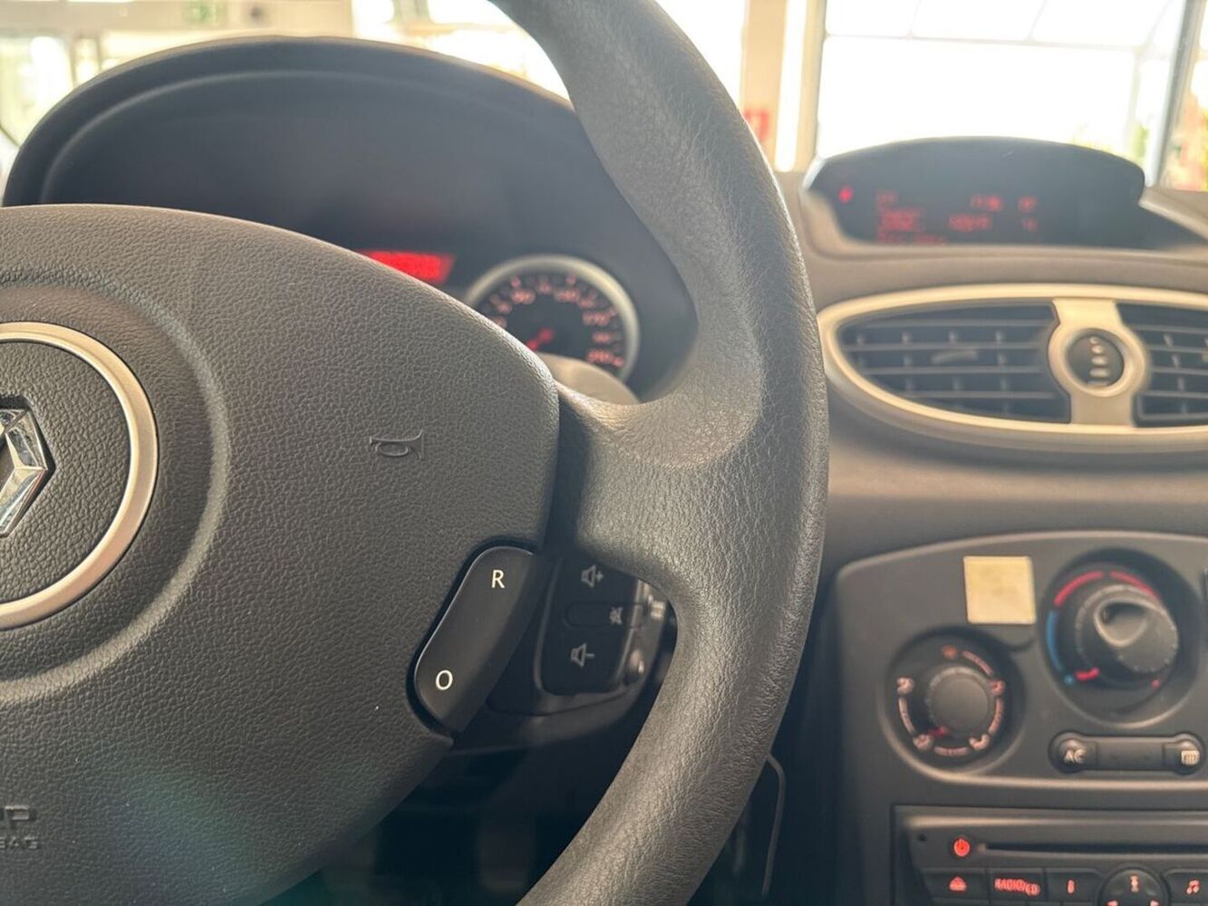 Renault Clio vaihtoauto
