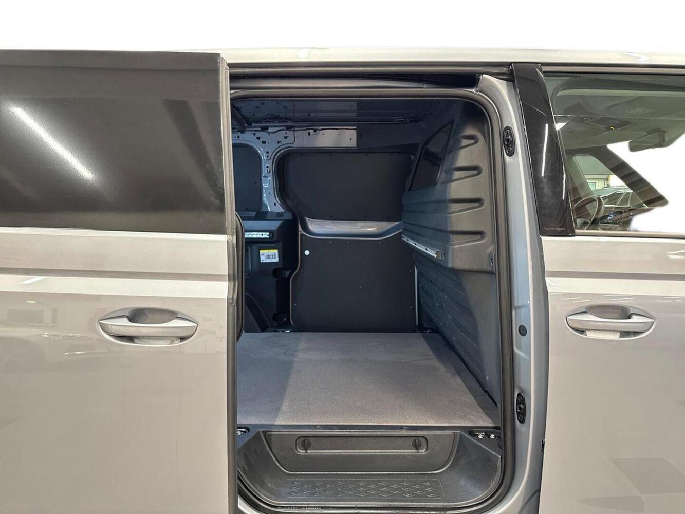 Volkswagen ID. Buzz Cargo vaihtoauto