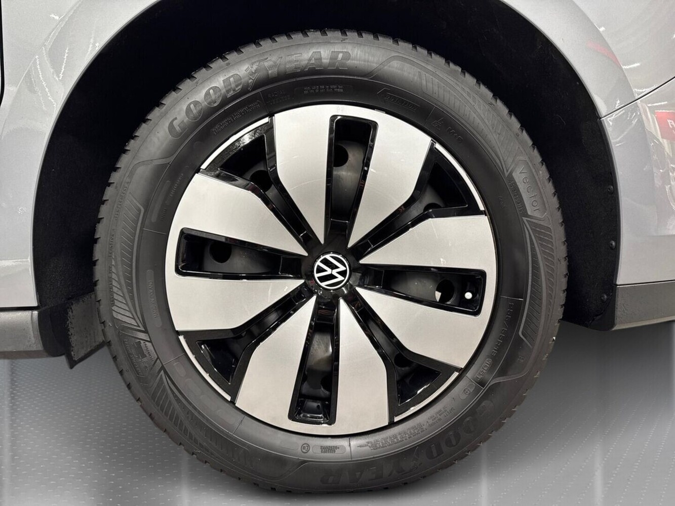 Volkswagen ID. Buzz Cargo vaihtoauto