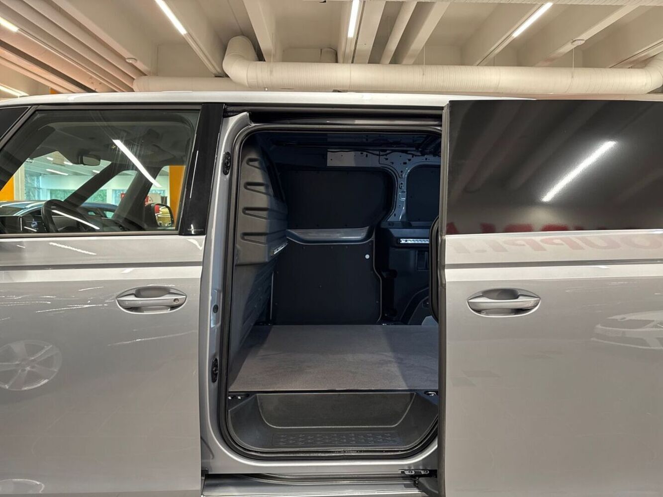 Volkswagen ID. Buzz Cargo vaihtoauto