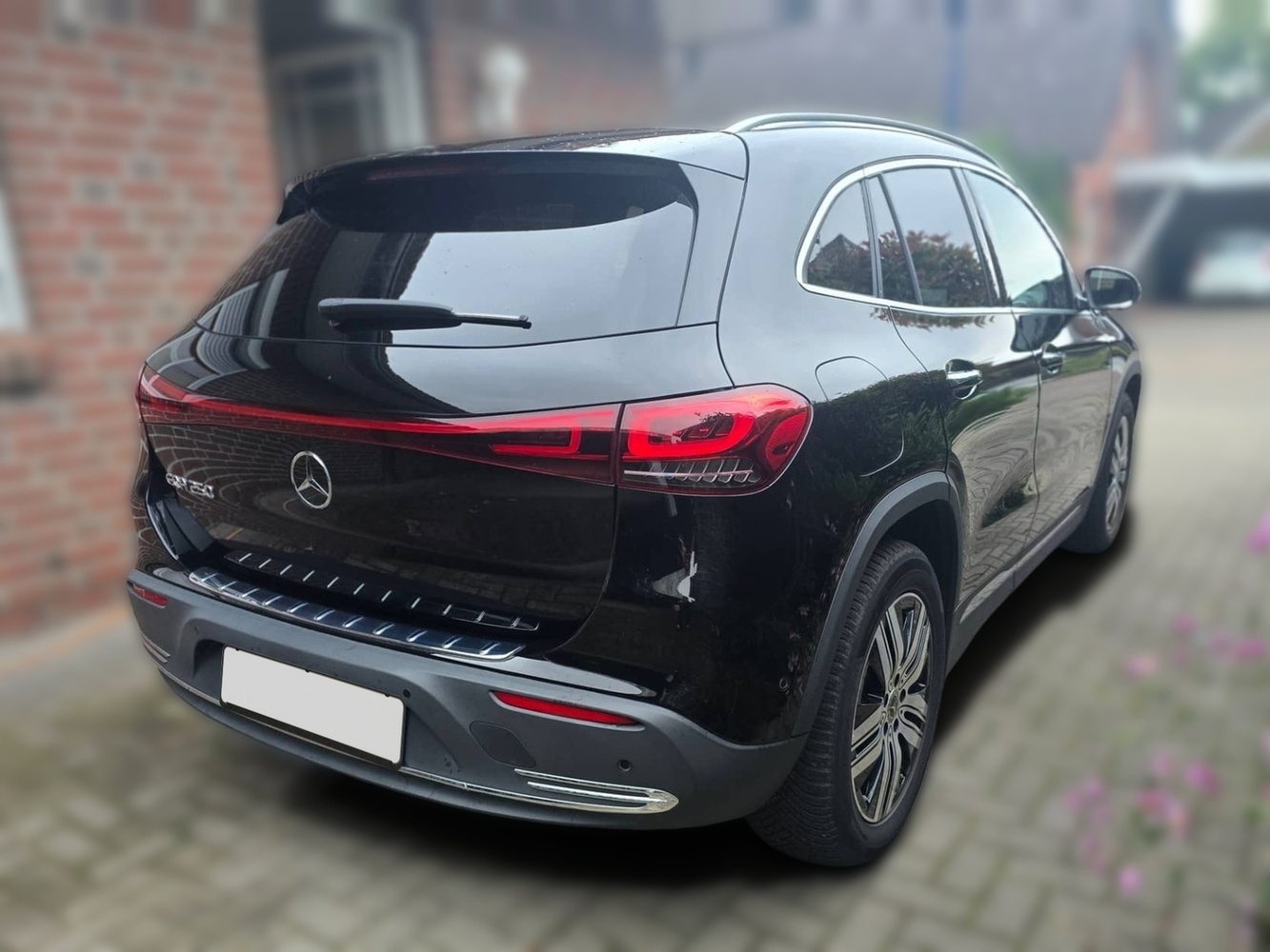 Mercedes-Benz EQA vaihtoauto