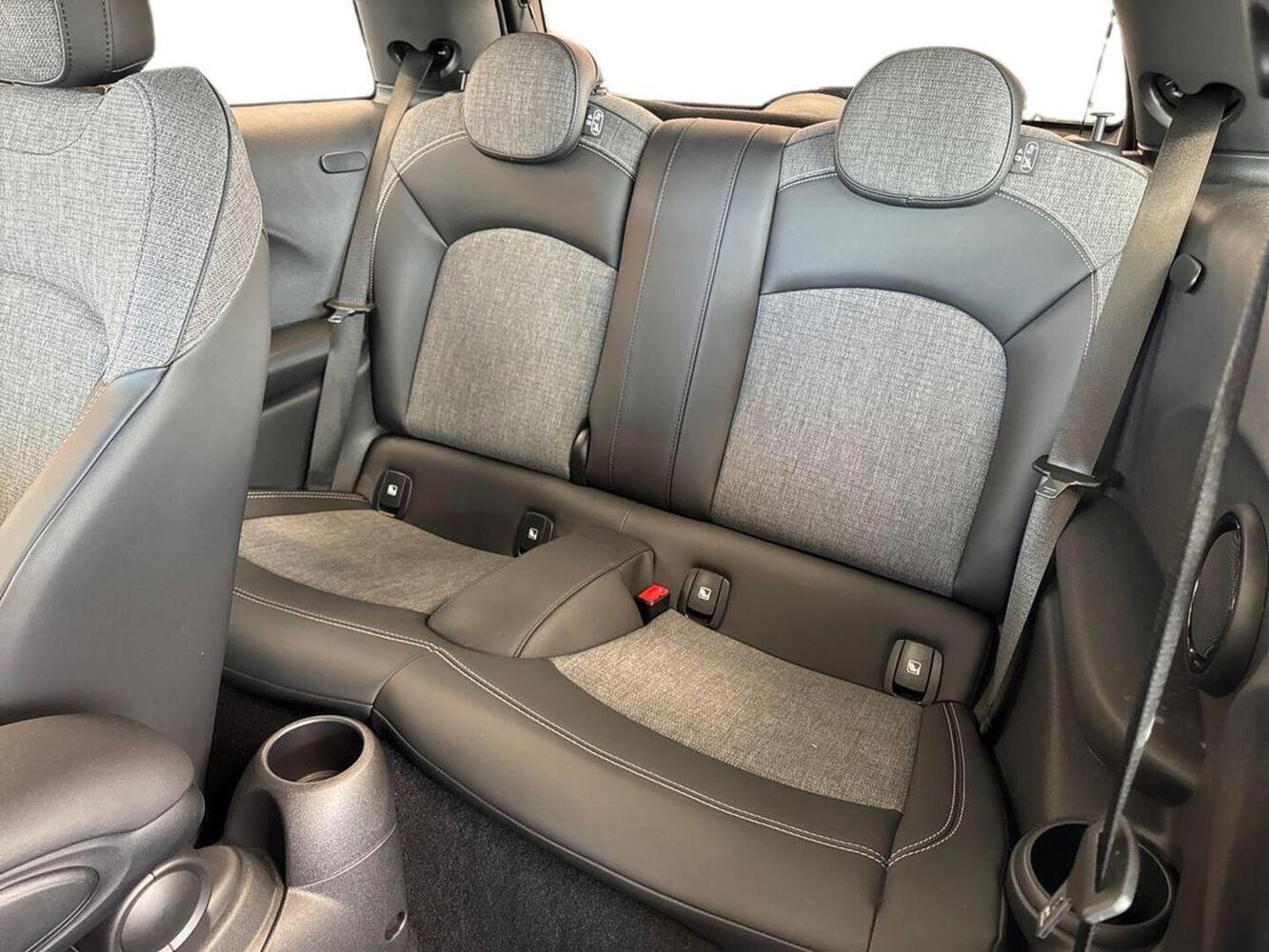 Mini Hatchback vaihtoauto