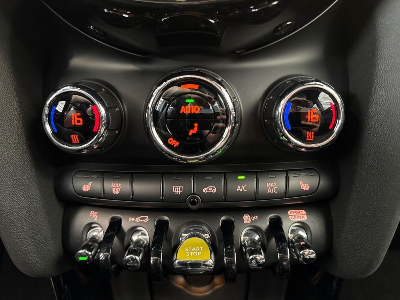 Mini Hatchback vaihtoauto